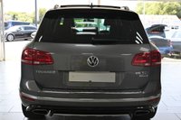 USED 2015 15 VOLKSWAGEN TOUAREG 3.0 TDI V6 BlueMotion Tech R-Line SUV 5dr Diesel Tiptronic 4WD Euro 6 (s/s) (262 ps) *HOME DELIVERY 7 DAY MONEY BACK*