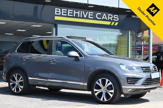 View our Volkswagen Touareg 3.0 TDI V6 BlueMotion Tech R-Line SUV 5dr Diesel Tiptronic 4WD Euro 6 (s/s) (262 ps)