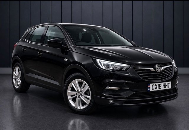 View our Vauxhall Grandland X 1.2 Turbo SE SUV 5dr Petrol Manual Euro 6 (s/s) (130 ps)