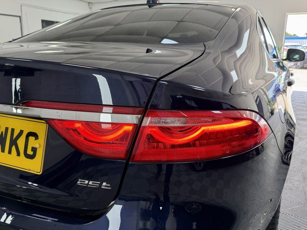 USED 2020 20 JAGUAR XF 2.0i Portfolio GPF Saloon 4dr Petrol Auto Euro 6 (s/s) (250 ps) 