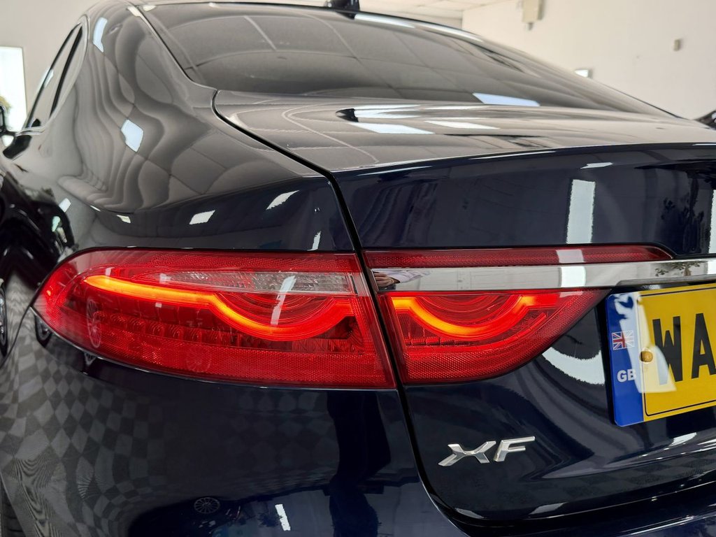 USED 2020 20 JAGUAR XF 2.0i Portfolio GPF Saloon 4dr Petrol Auto Euro 6 (s/s) (250 ps) 