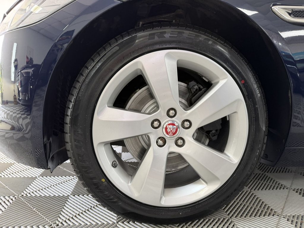 USED 2020 20 JAGUAR XF 2.0i Portfolio GPF Saloon 4dr Petrol Auto Euro 6 (s/s) (250 ps) 