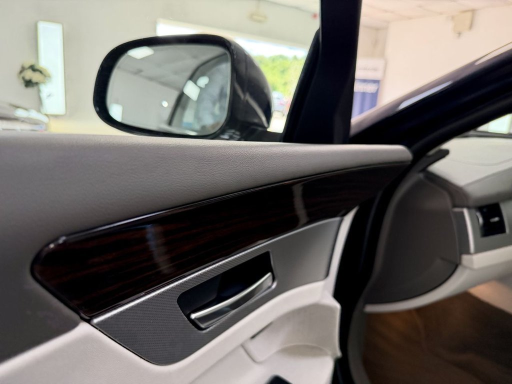 USED 2020 20 JAGUAR XF 2.0i Portfolio GPF Saloon 4dr Petrol Auto Euro 6 (s/s) (250 ps) 