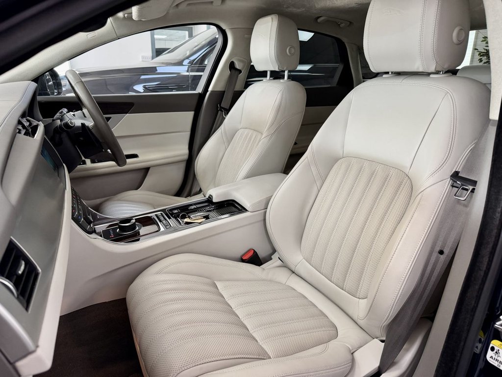 USED 2020 20 JAGUAR XF 2.0i Portfolio GPF Saloon 4dr Petrol Auto Euro 6 (s/s) (250 ps) 