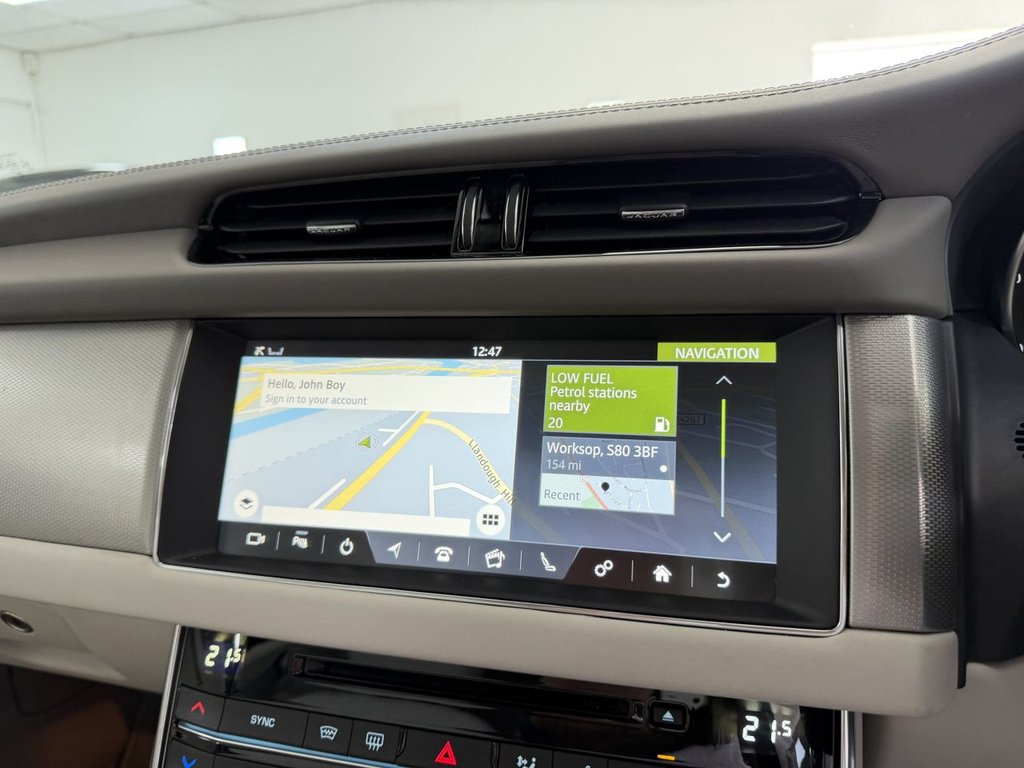 USED 2020 20 JAGUAR XF 2.0i Portfolio GPF Saloon 4dr Petrol Auto Euro 6 (s/s) (250 ps) 