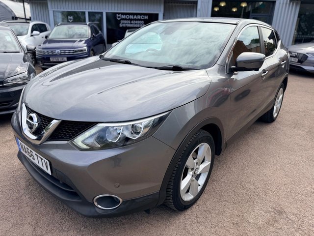 View our Nissan Qashqai range