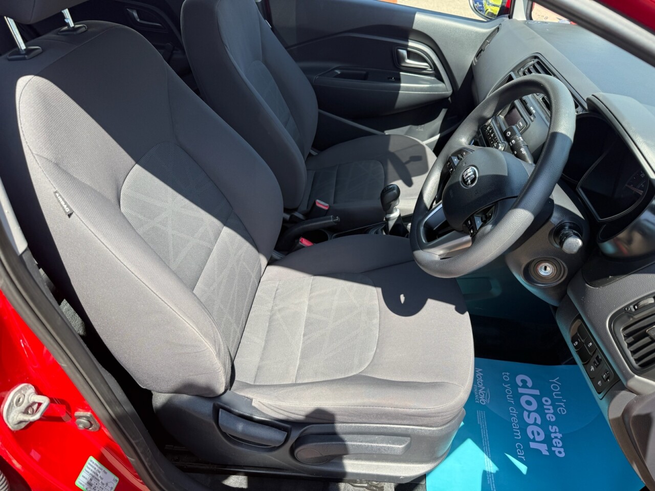 2013 KIA Rio thumbnail 10