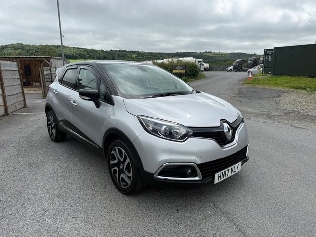 View our RENAULT CAPTUR