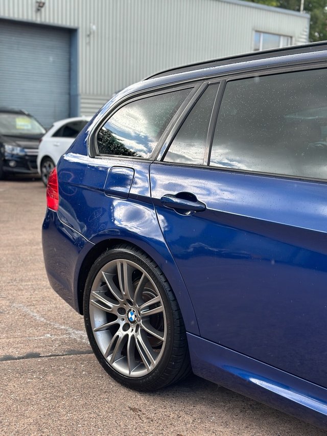 View our BMW 3 SERIES