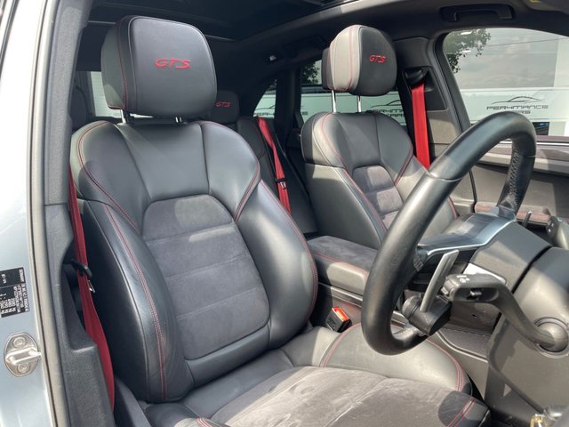 View our PORSCHE MACAN