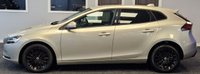 USED 2017 17 VOLVO V40 2.0 D3 Momentum Nav Plus Hatchback 5dr Diesel Manual Euro 6 (s/s) (150 ps) 