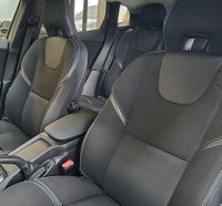USED 2017 17 VOLVO V40 2.0 D3 Momentum Nav Plus Hatchback 5dr Diesel Manual Euro 6 (s/s) (150 ps) 