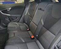 USED 2017 17 VOLVO V40 2.0 D3 Momentum Nav Plus Hatchback 5dr Diesel Manual Euro 6 (s/s) (150 ps) 