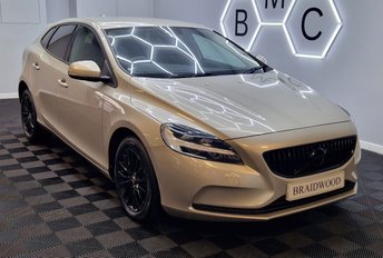 2017 VOLVO V40 2.0 D3 Momentum Nav Plus Hatchback 5dr Diesel Manual Euro 6 (s/s) (150 ps) &pound;10490.00