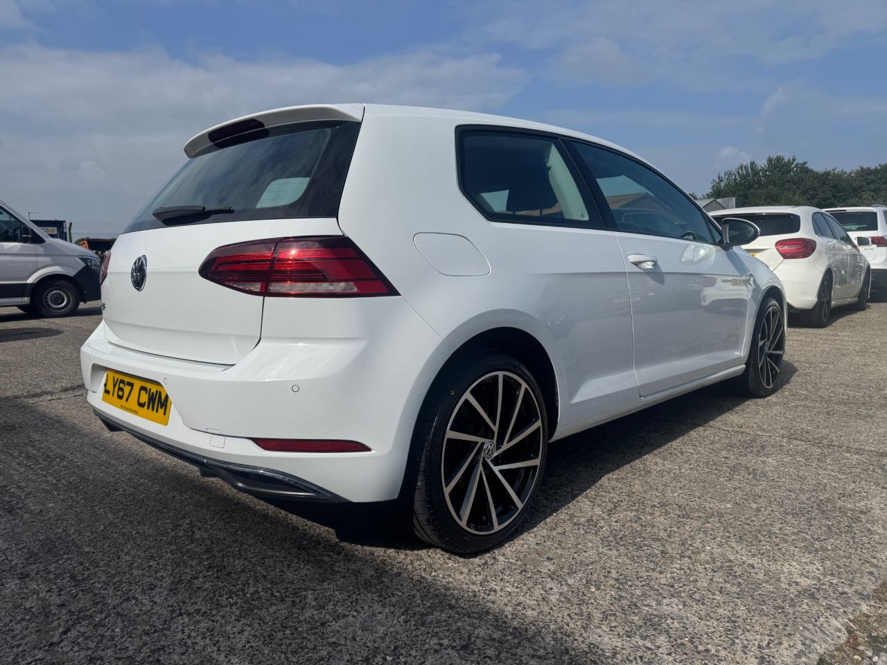 2018 VOLKSWAGEN GOLF 1.6 TDI BlueMotion Tech SE Hatchback 3dr Diesel Manual Euro 6 (s/s) (115 ps - vehicle photo 11 for sale on PureCar