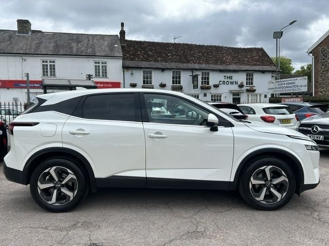 View our NISSAN QASHQAI