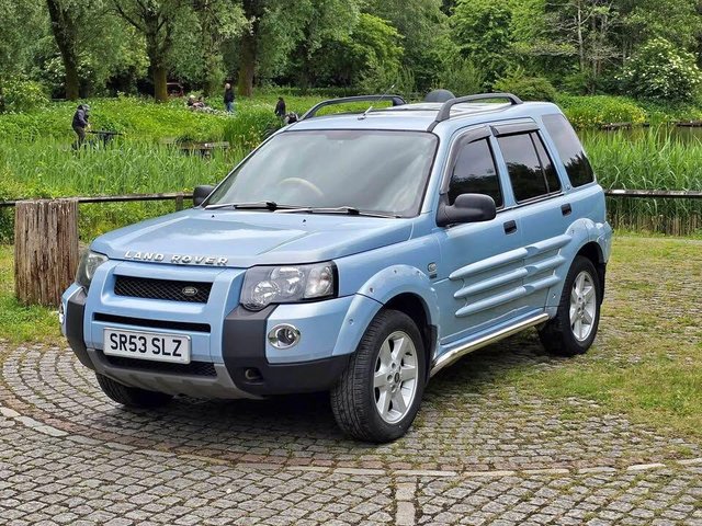 View our LAND ROVER FREELANDER