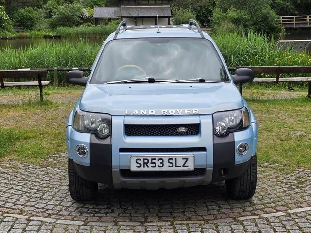View our LAND ROVER FREELANDER