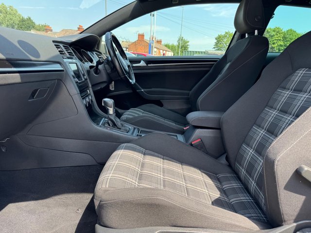 View our VOLKSWAGEN GOLF
