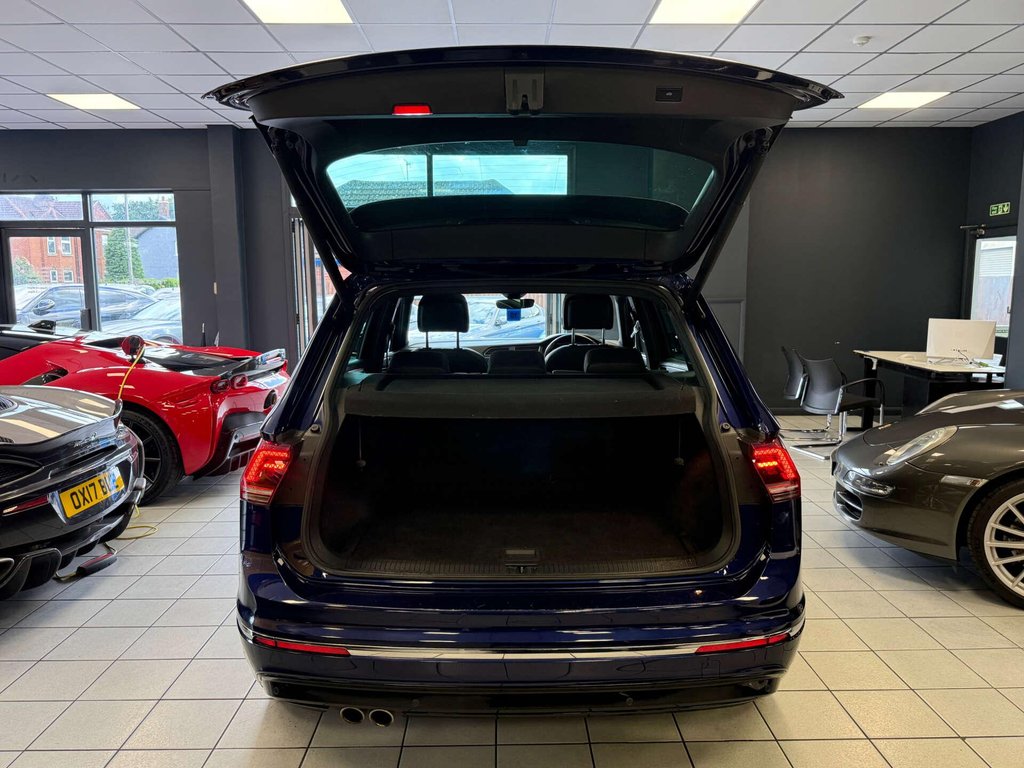 USED 2017 67 VOLKSWAGEN TIGUAN 2.0 Tiguan R-Line TDI BlueMotion Technology 4Motion Semi-Auto 4WD 5dr P/X TO CLEAR!
