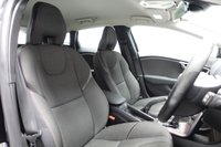 USED 2018 68 VOLVO V40 CROSS COUNTRY 1.5 T3 GPF Nav Plus Hatchback 5dr Petrol Auto Euro 6 (s/s) (152 ps) EXCELLENT HISTORY+SAT NAV