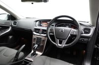 USED 2018 68 VOLVO V40 CROSS COUNTRY 1.5 T3 GPF Nav Plus Hatchback 5dr Petrol Auto Euro 6 (s/s) (152 ps) EXCELLENT HISTORY+SAT NAV