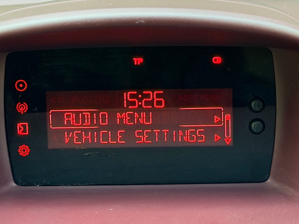 USED 2011 FORD FIESTA 1.4 Zetec Hatchback 5dr Petrol Manual (133 g/km, 94 bhp) 