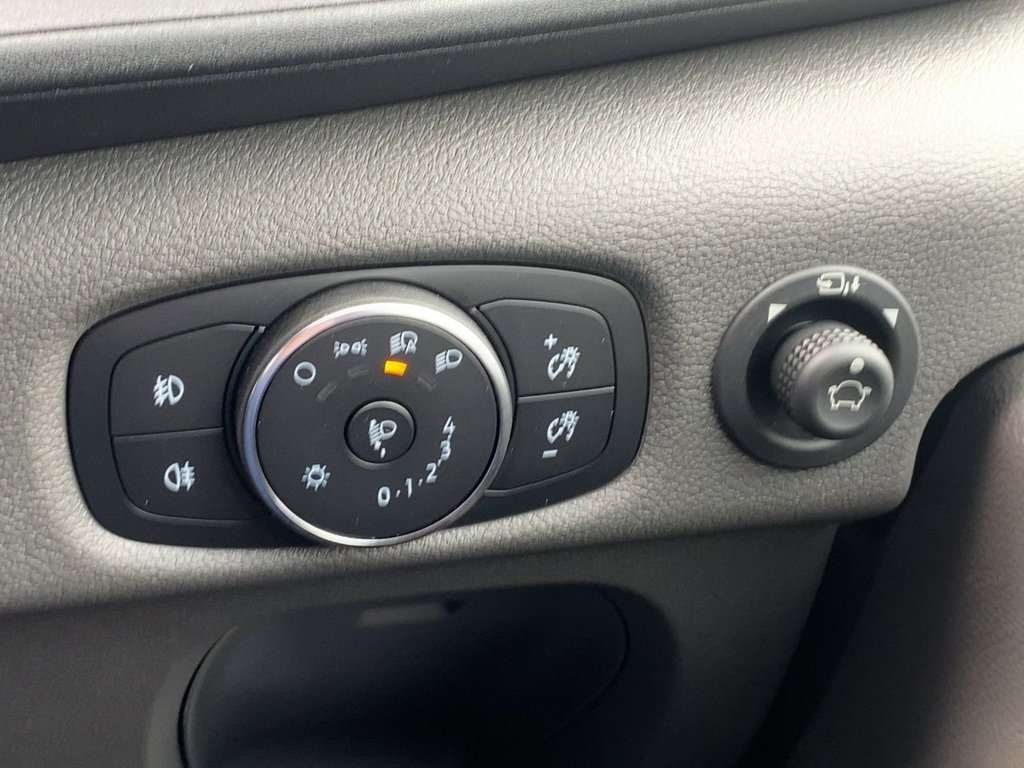 USED 2025 25 FORD TRANSIT 2.0 460 EcoBlue Limited Minibus Double Cab 5dr Diesel Manual RWD L4 H3 Euro 6 (s/s) (17 Seat, DRW) (165 ps) CARPLAY+SATNAV+CLIMATE+KEYLESS