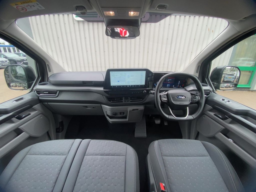 USED 2025 25 FORD TOURNEO CUSTOM 2.0 320 EcoBlue Titanium Minibus Double Cab 5dr Diesel Auto L2 Euro 6 (s/s) (170 ps) CARPLAY+SATNAV+KEYLESS+CLIMATE