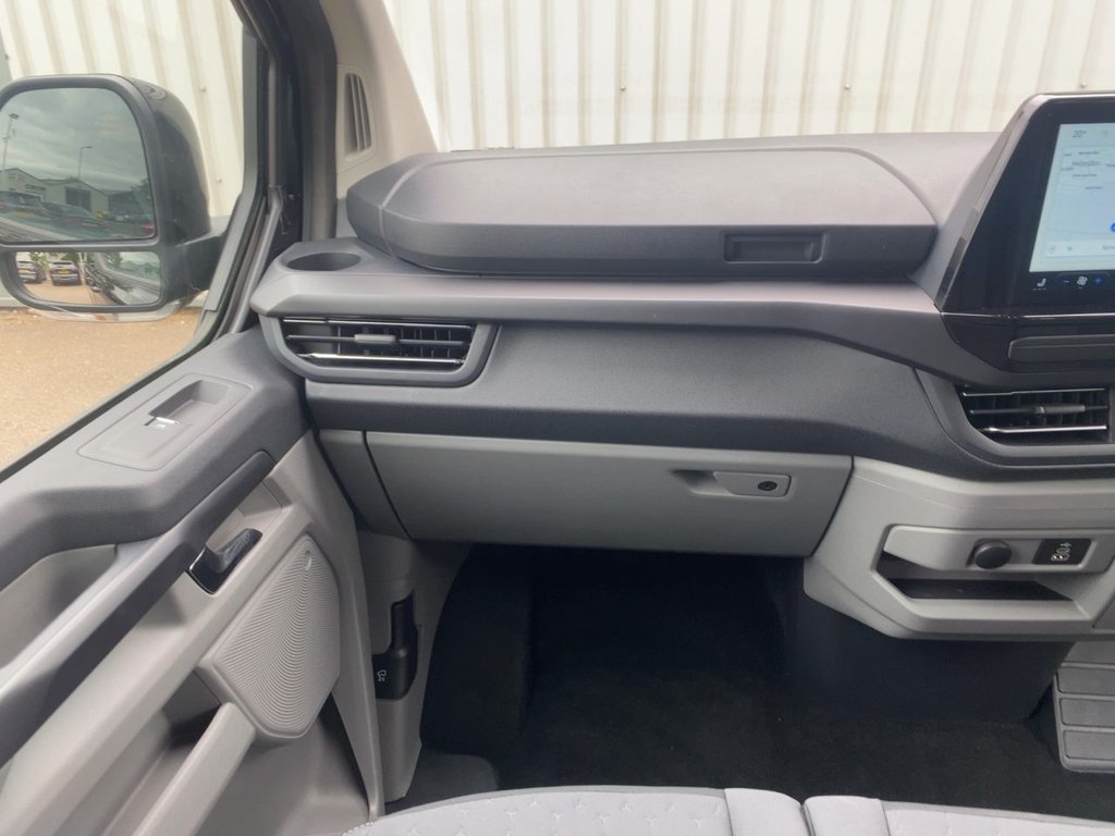 USED 2025 25 FORD TOURNEO CUSTOM 2.0 320 EcoBlue Titanium Minibus Double Cab 5dr Diesel Auto L2 Euro 6 (s/s) (170 ps) CARPLAY+SATNAV+KEYLESS+CLIMATE