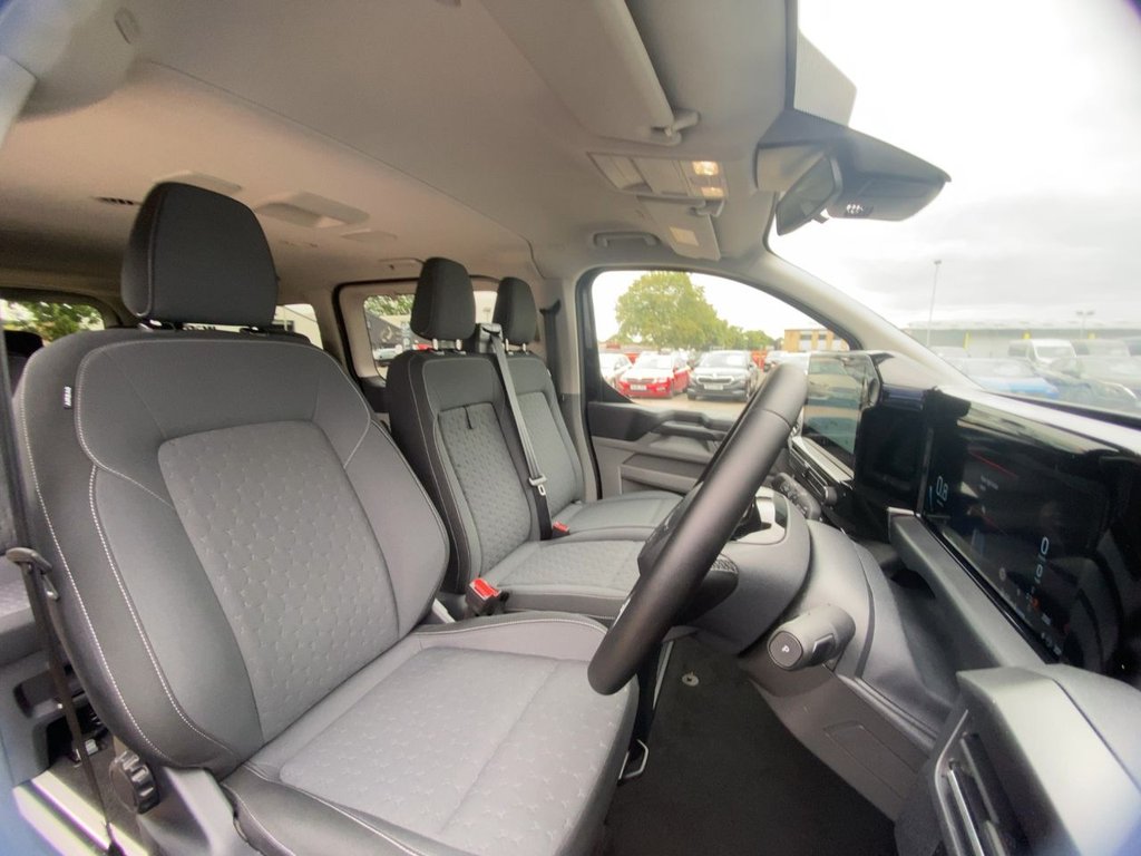 USED 2025 25 FORD TOURNEO CUSTOM 2.0 320 EcoBlue Titanium Minibus Double Cab 5dr Diesel Auto L2 Euro 6 (s/s) (170 ps) CARPLAY+SATNAV+KEYLESS+CLIMATE