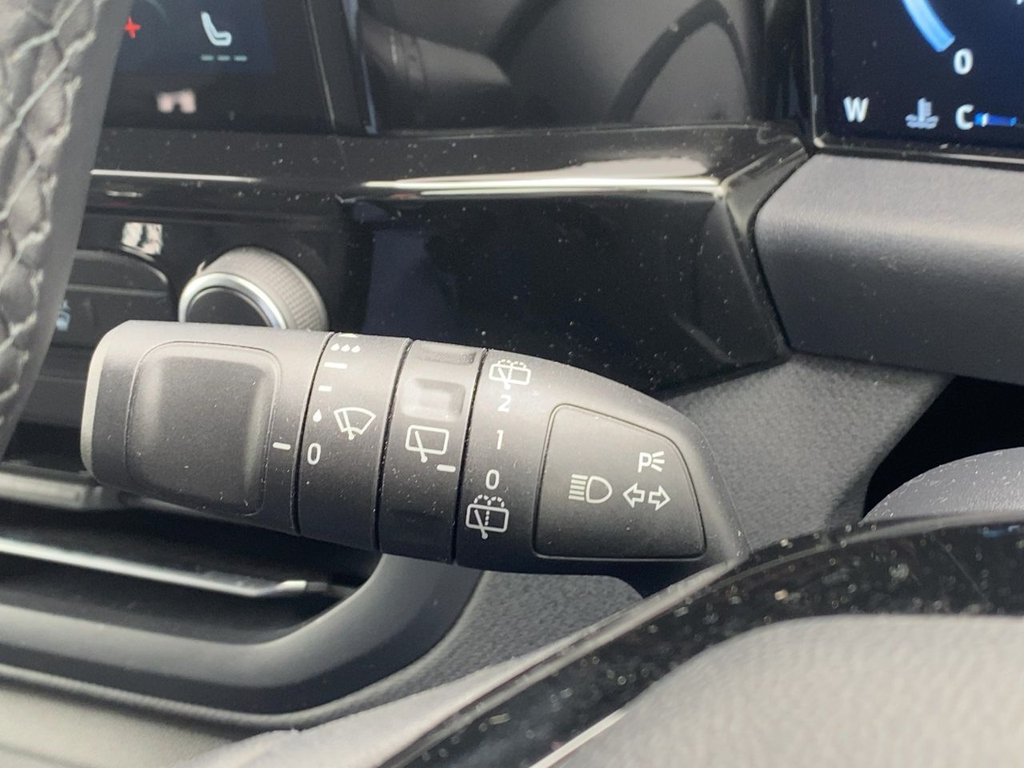 USED 2025 25 FORD TOURNEO CUSTOM 2.0 320 EcoBlue Titanium Minibus Double Cab 5dr Diesel Auto L2 Euro 6 (s/s) (170 ps) CARPLAY+SATNAV+KEYLESS+CLIMATE