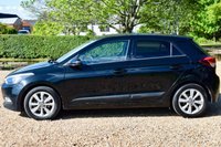USED 2017 17 HYUNDAI I20 1.0 T-GDi Premium Nav Hatchback 5dr Petrol Manual Euro 6 (s/s) (100 ps) 2 OWNERS, NEW MOT, 8 SERVICES! SAT NAV, R/CAMERA, DAB, BLUETOOTH!