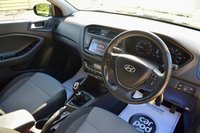 USED 2017 17 HYUNDAI I20 1.0 T-GDi Premium Nav Hatchback 5dr Petrol Manual Euro 6 (s/s) (100 ps) 2 OWNERS, NEW MOT, 8 SERVICES! SAT NAV, R/CAMERA, DAB, BLUETOOTH!
