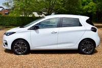 USED 2023 23 RENAULT ZOE R135 EV50 52kWh Iconic Hatchback 5dr Electric Auto (Boost Charge) (134 bhp) 1 OWNER, FRSH + HEALTH CHECK! NAV, CAMERA, CARPLAY, HEATED SEATS!