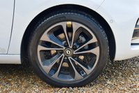 USED 2023 23 RENAULT ZOE R135 EV50 52kWh Iconic Hatchback 5dr Electric Auto (Boost Charge) (134 bhp) 1 OWNER, FRSH + HEALTH CHECK! NAV, CAMERA, CARPLAY, HEATED SEATS!