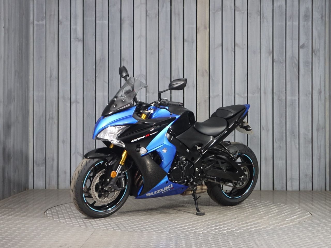 SUZUKI GSX-S1000F