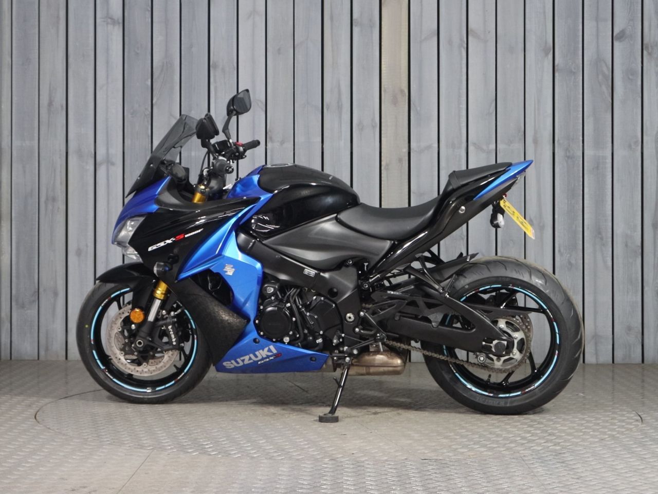 SUZUKI GSX-S1000F