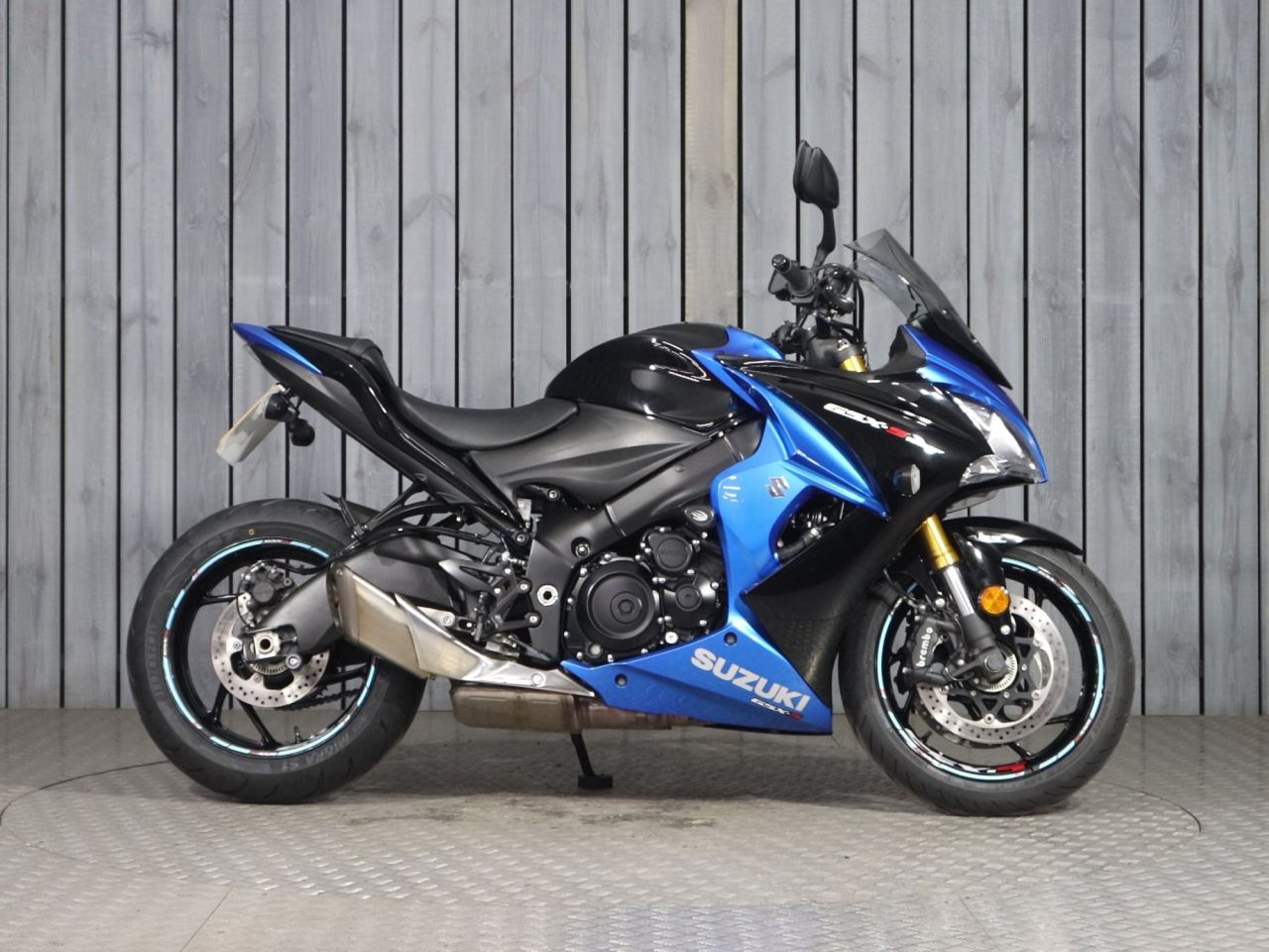 SUZUKI GSX-S1000F