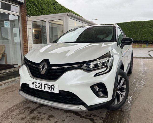 View our RENAULT CAPTUR