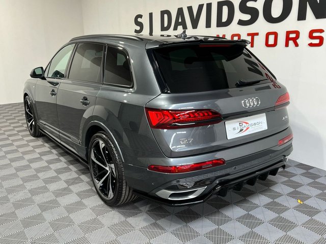 View our AUDI Q7