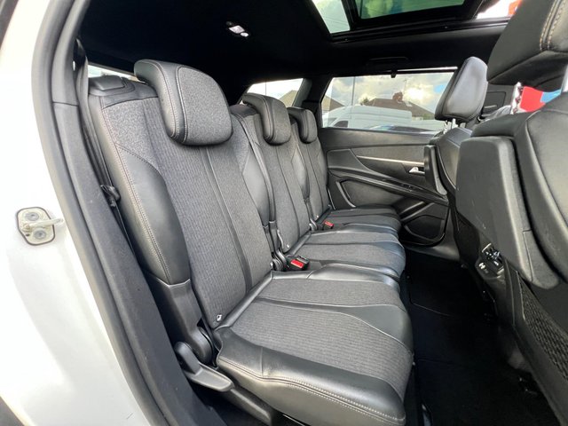 View our PEUGEOT 5008