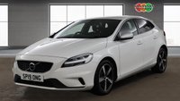 USED 2019 19 VOLVO V40 2.0 T2 GPF R-Design Hatchback 5dr Petrol Manual Euro 6 (s/s) (122 ps) Alloy wheels - Rear parking sensors