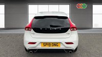USED 2019 19 VOLVO V40 2.0 T2 GPF R-Design Hatchback 5dr Petrol Manual Euro 6 (s/s) (122 ps) Alloy wheels - Rear parking sensors