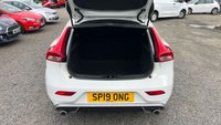 USED 2019 19 VOLVO V40 2.0 T2 GPF R-Design Hatchback 5dr Petrol Manual Euro 6 (s/s) (122 ps) Alloy wheels - Rear parking sensors