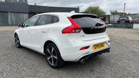 USED 2019 19 VOLVO V40 2.0 T2 GPF R-Design Hatchback 5dr Petrol Manual Euro 6 (s/s) (122 ps) Alloy wheels - Rear parking sensors