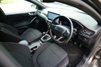 USED 2024 24 FORD FOCUS 1.0T EcoBoost MHEV ST-Line Hatchback 5dr Petrol Hybrid Manual Euro 6 (s/s) (125 ps) MAGNETIC GREY METALLIC PAINTWORK + APPLE CARPLAY + F&R PARKING SENSORS