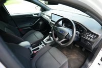 USED 2024 24 FORD FOCUS 1.0T EcoBoost MHEV ST-Line Hatchback 5dr Petrol Hybrid DCT Euro 6 (s/s) (155 ps) FROZEN WHITE METALLIC PAINTWORK + CARPLAY + PARK SENSORS + TINTS