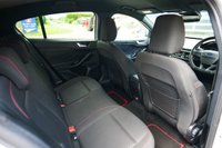 USED 2024 24 FORD FOCUS 1.0T EcoBoost MHEV ST-Line Hatchback 5dr Petrol Hybrid DCT Euro 6 (s/s) (155 ps) FROZEN WHITE METALLIC PAINTWORK + CARPLAY + PARK SENSORS + TINTS