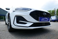 USED 2024 24 FORD FOCUS 1.0T EcoBoost MHEV ST-Line Hatchback 5dr Petrol Hybrid DCT Euro 6 (s/s) (155 ps) FROZEN WHITE METALLIC PAINTWORK + CARPLAY + PARK SENSORS + TINTS